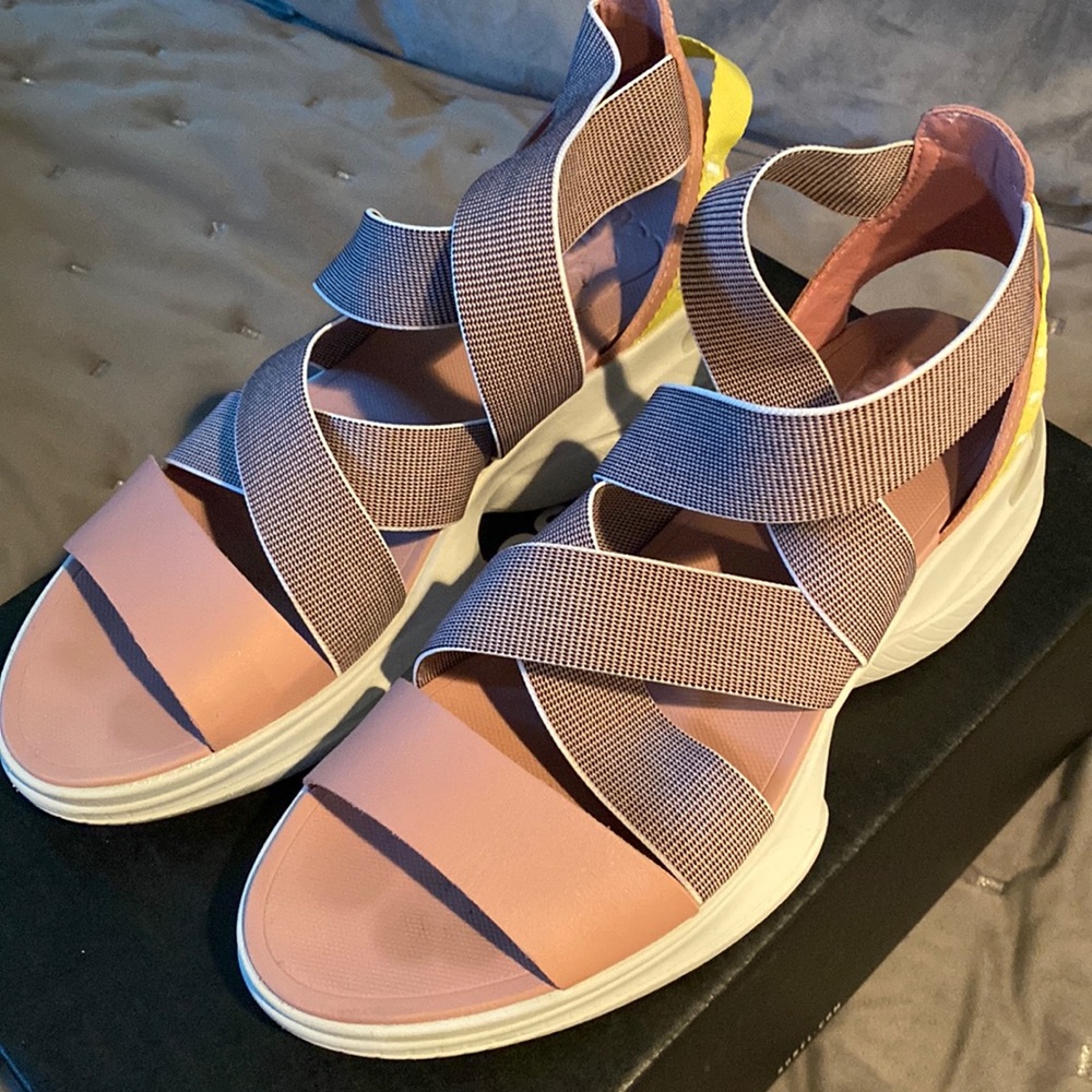 Sorel explorer blitz multi strap sandal